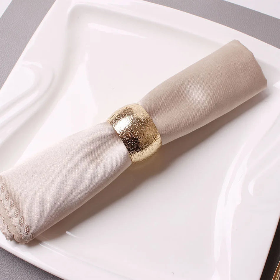 4PCS Metal Napkin Rings,Simple Ring Models Napkin Buckle, Wedding Napkin Holder,for Dining Room Family Dinner Table Decor