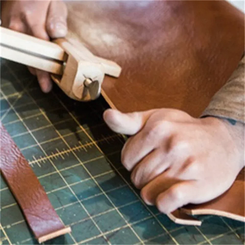 Faux Leather Placemats Set of 1/4/6pcs ,Heat Resistant Non-Slip Waterproof,Double-Sides,Kitchen Dining PU Table Place Mats