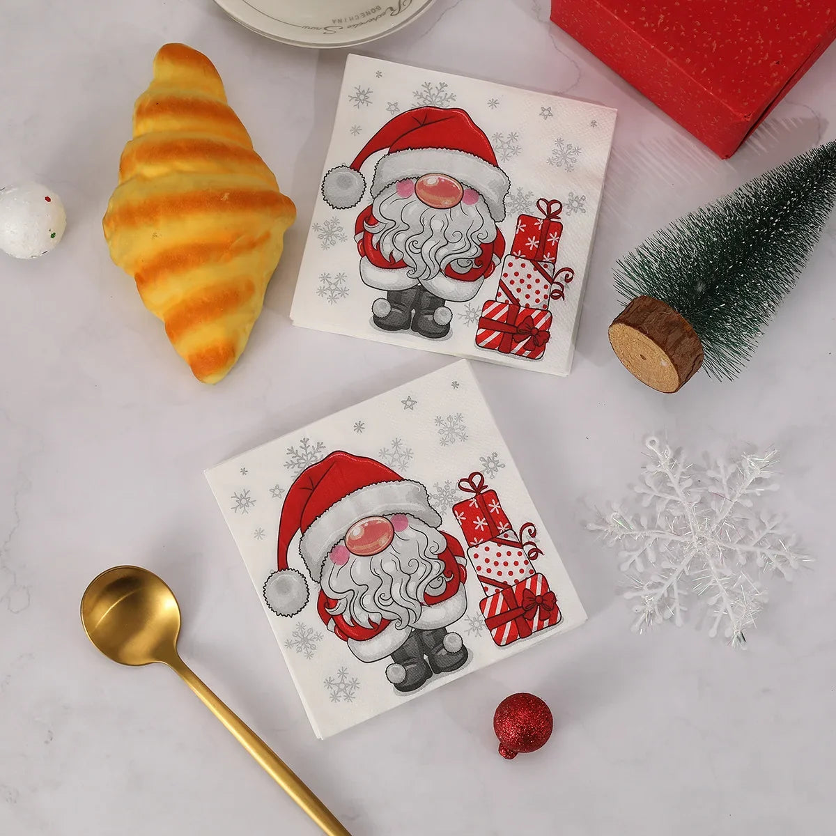 20pcs 25cm 3Layer New Cartoon White Bearded Christmas Hat, Santa Claus Napkins, Party Table, Wood Pulp Paper DIY Decoupage Paper