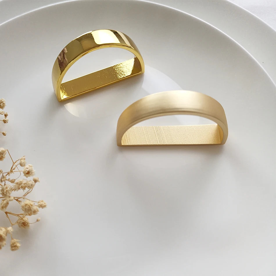 4PCS Metal Napkin Rings,Simple Ring Models Napkin Buckle, Wedding Napkin Holder,for Dining Room Family Dinner Table Decor