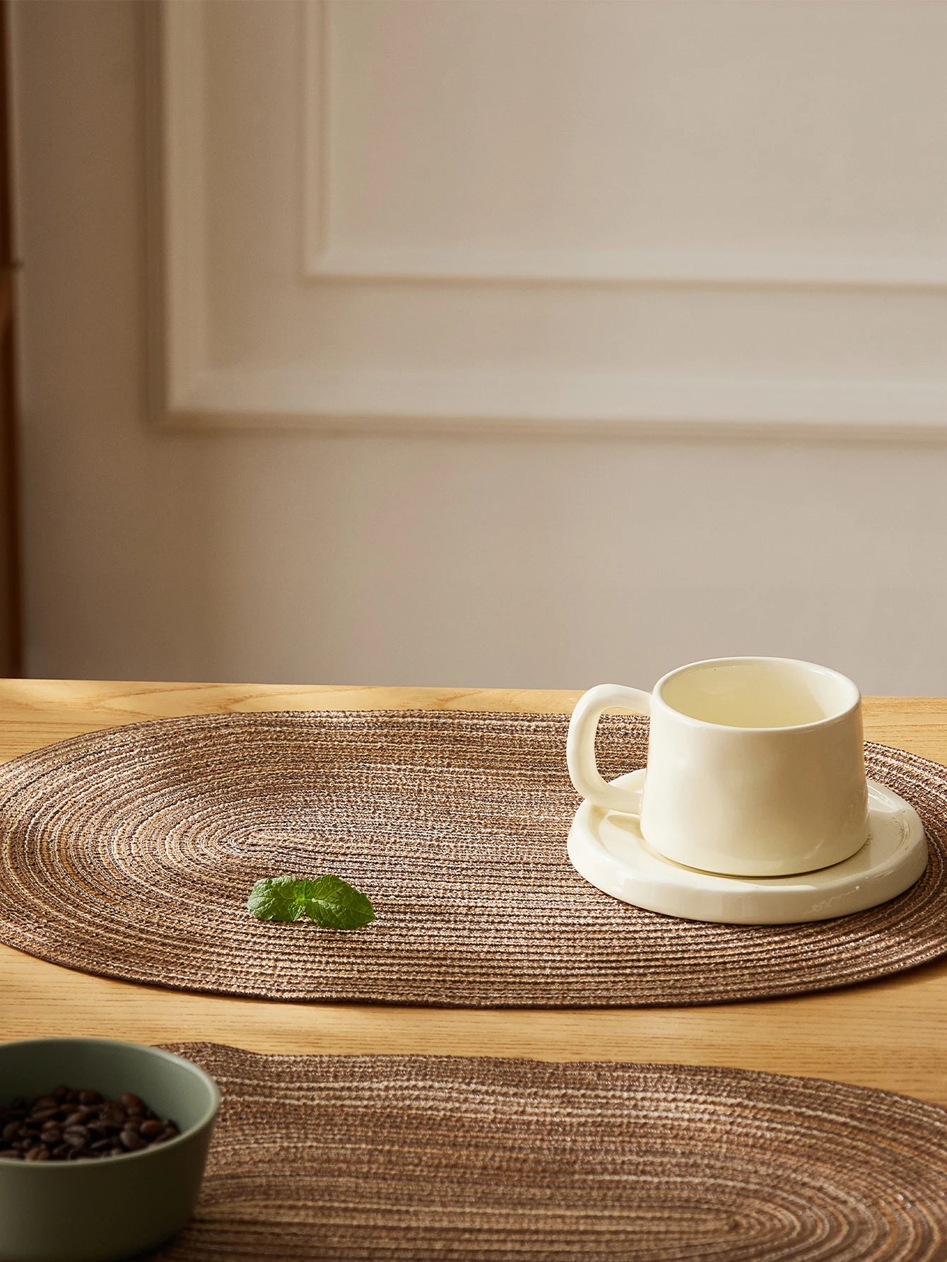 Placemats Set of 4,Heat resistant pad,Place Mat Washable Table Mats for Kitchen Dining Table Mixed Color Non-Slip Place mats