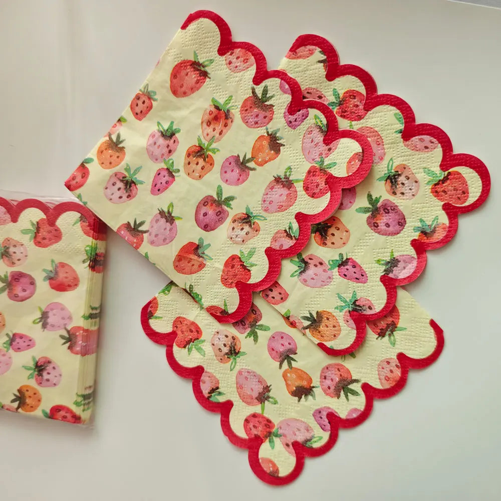 40pcs 25*25cm 3-Ply Red Strawberry Printed Cut Edge Cocktail Napkins Bar Party Paper Wavy Edge Printed Paper Placemats，Suitable